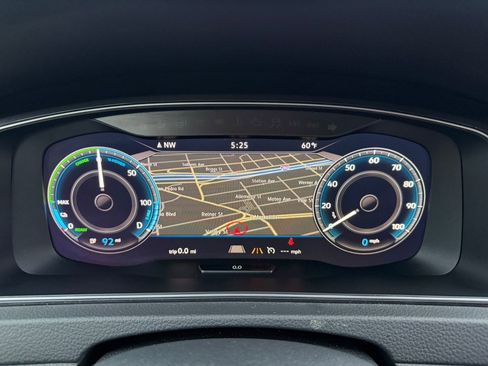 Used 2019 Volkswagen e-Golf SEL Premium image 14