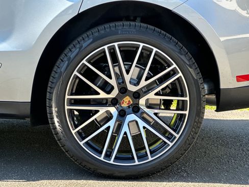 New 2026 Porsche Macan image 31