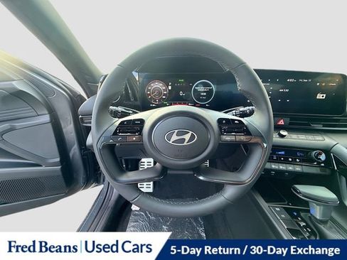 Used 2025 Hyundai Elantra SEL image 12