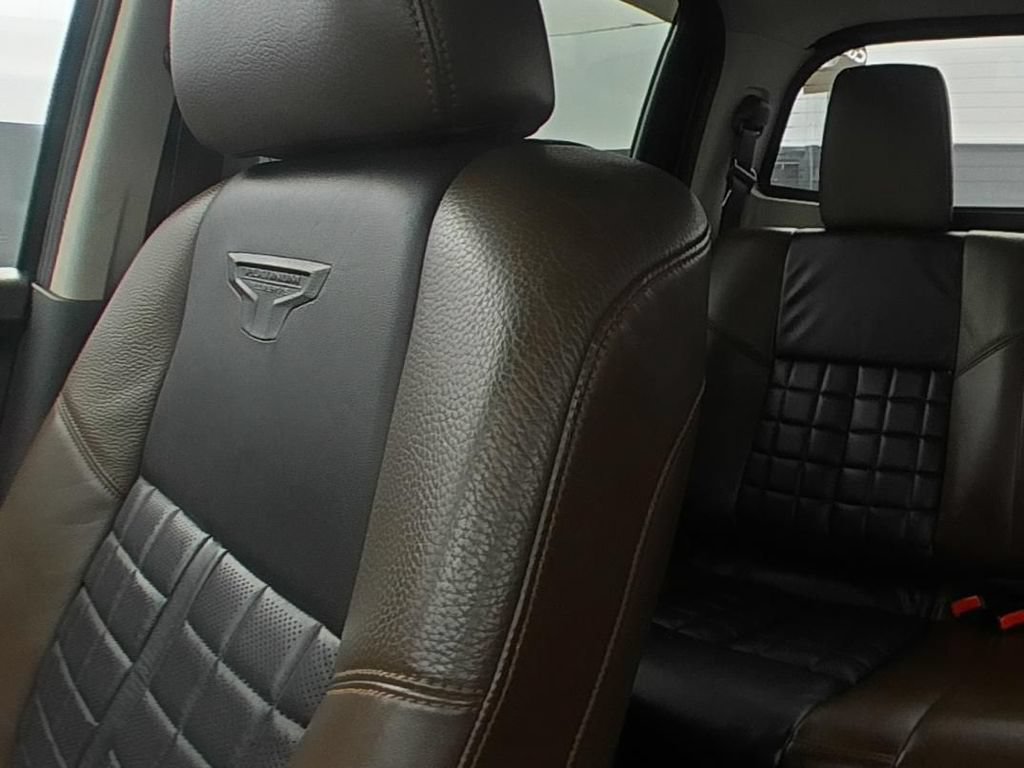 Used 2016 Nissan Titan Platinum Reserve AWD/4WD image 9
