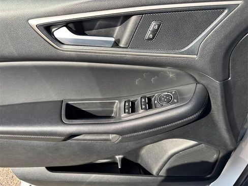 Used 2024 Ford Edge SEL image 20