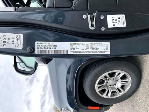 Used 2024 Jeep Wagoneer L 4WD image 6