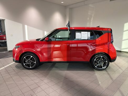 Certified 2024 Kia Soul EX image 2