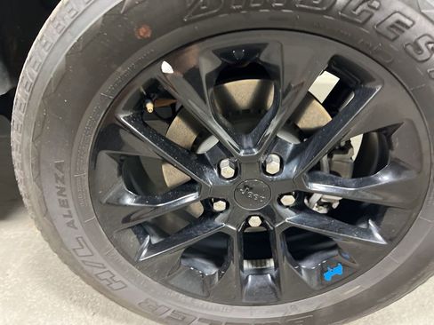 Used 2023 Jeep Wrangler Unlimited Sahara image 39