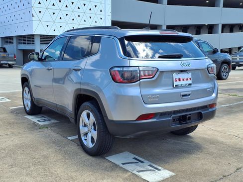 Used 2021 Jeep Compass Latitude w/ Convenience Group AWD/4WD image 4