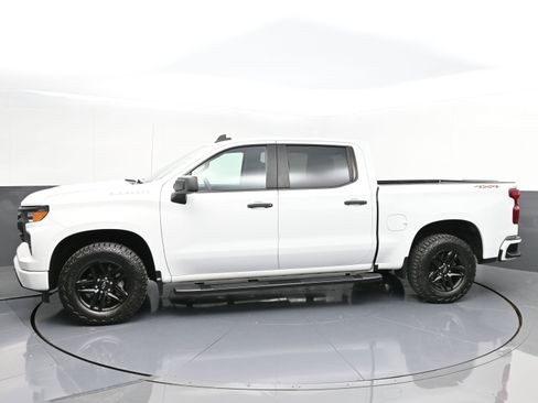 Used 2022 Chevrolet Silverado 1500 Custom image 4