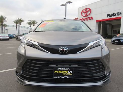 Certified 2026 Toyota Sienna XLE image 2