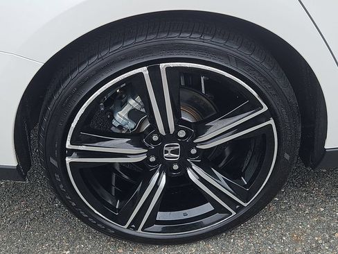 Used 2024 Honda Accord Sport image 9