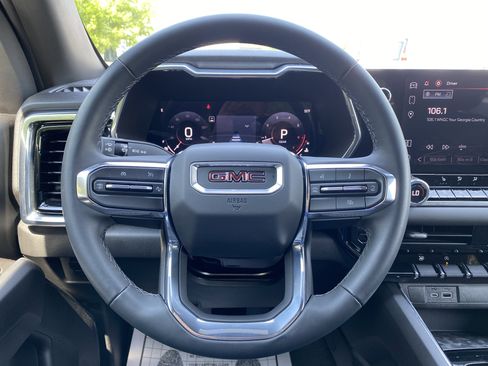 Used 2024 GMC Canyon Elevation w/ Convenience Package image 18