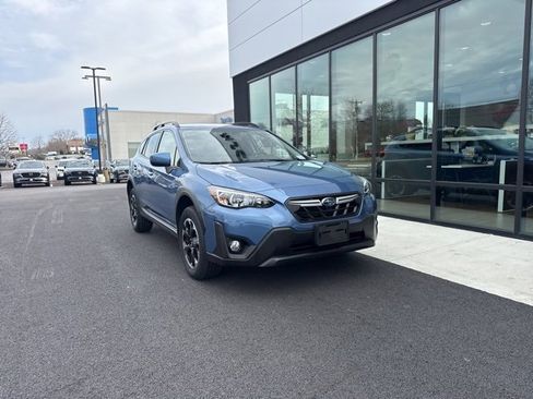Used 2023 Subaru Crosstrek 2.0i Premium image 1