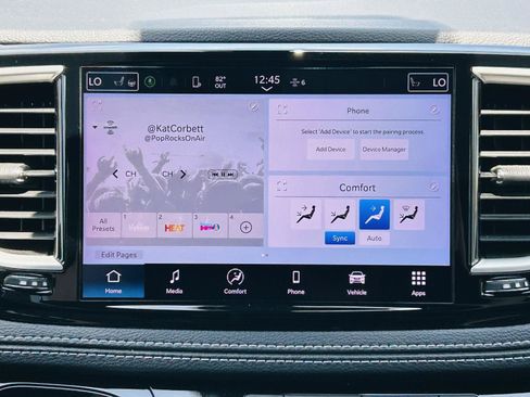 Used 2023 Chrysler Pacifica Touring-L w/ S Appearance Package FWD image 21