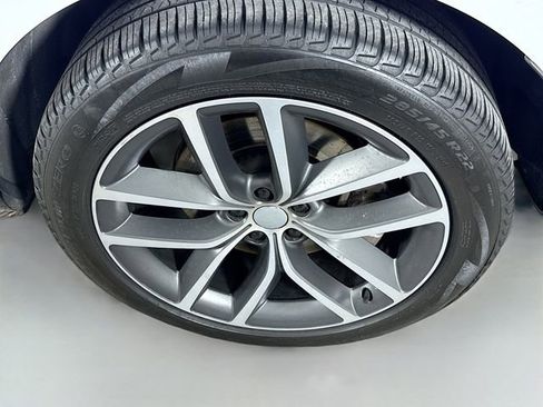 Certified 2025 Land Rover Range Rover SE AWD/4WD image 33