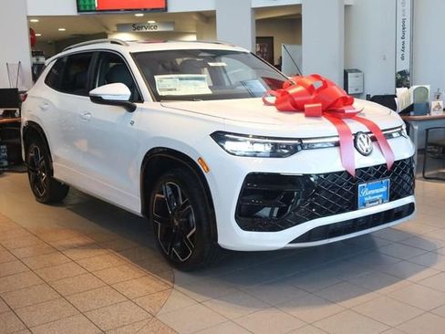 New 2026 Volkswagen Tiguan SEL R-Line image 2