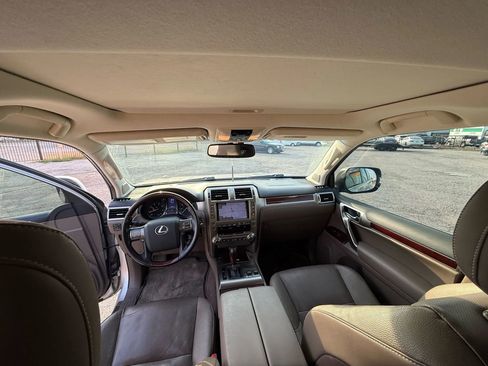 Used 2016 Lexus GX 460 image 9