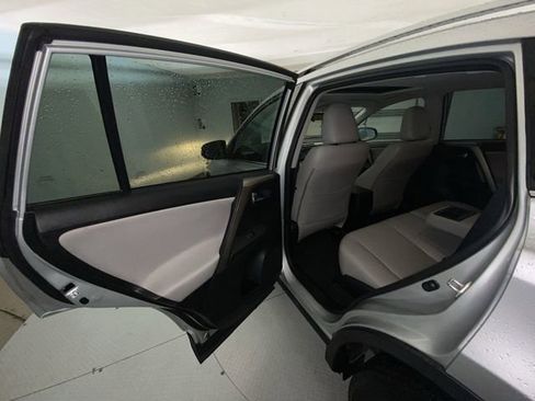 Used 2014 Toyota RAV4 XLE AWD/4WD image 22