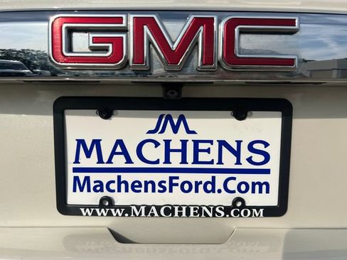 Used 2015 GMC Yukon Denali w/ Premium Package AWD/4WD image 7
