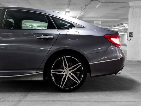 Used 2021 Honda Accord Touring image 15