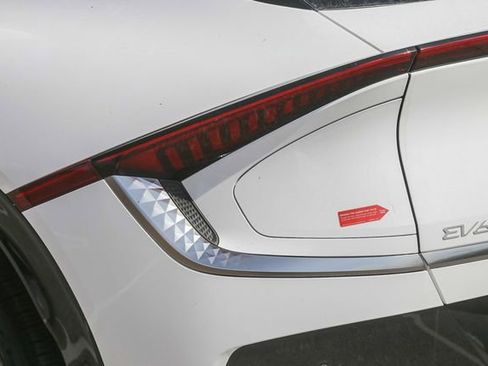 New 2025 Kia EV6 Wind image 18