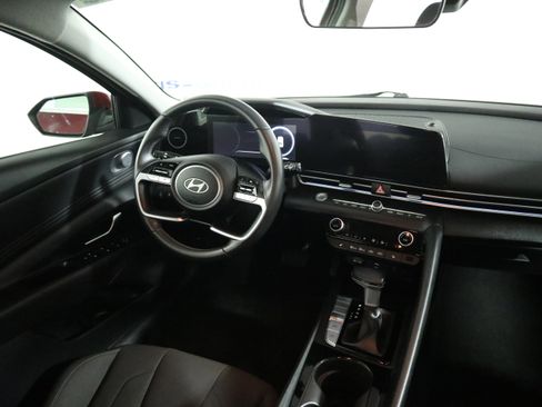 Used 2025 Hyundai Elantra SEL image 15