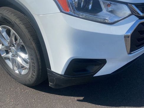 Used 2020 Chevrolet Traverse LS image 11