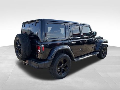 Used 2022 Jeep Wrangler Unlimited Sahara image 5