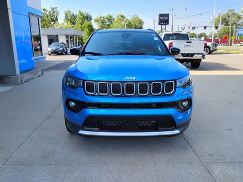 Used 2023 Jeep Compass Limited AWD/4WD image 14