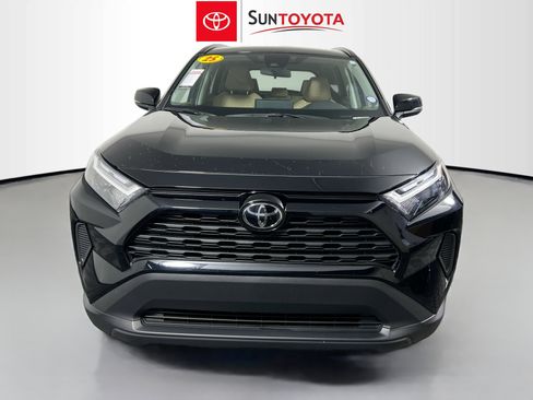 Used 2025 Toyota RAV4 XLE w/ Convenience Package FWD image 10