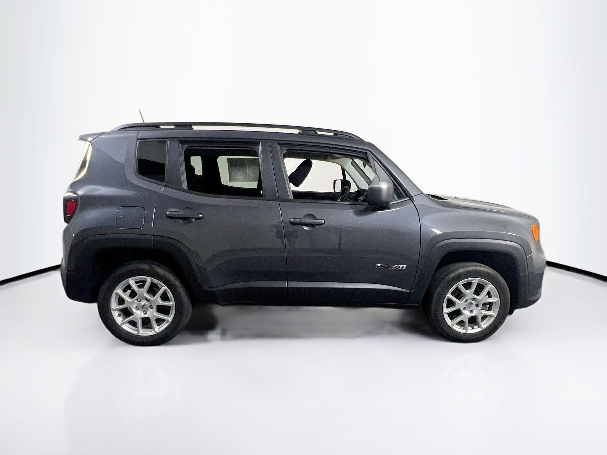 Used 2022 Jeep Renegade Latitude AWD/4WD image 4