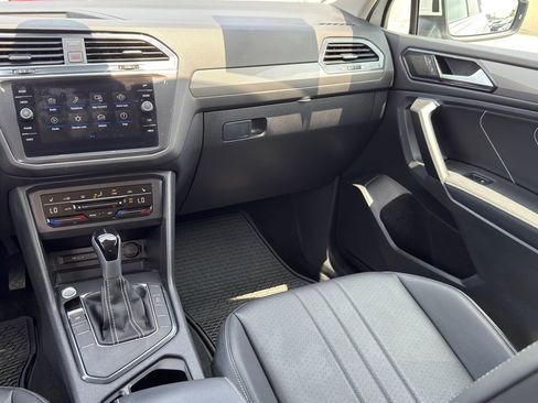 Used 2023 Volkswagen Tiguan SE FWD image 24