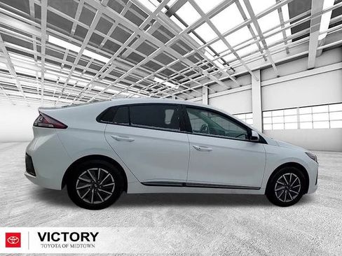 Used 2021 Hyundai Ioniq SE image 2