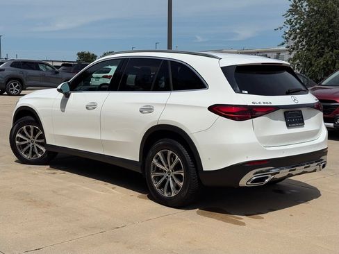 Used 2024 Mercedes-Benz GLC 300 4MATIC image 3