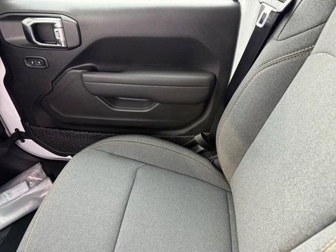 New 2025 Jeep Gladiator Willys image 28