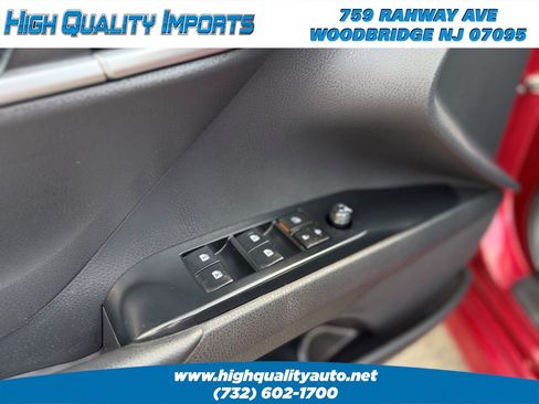 Used 2018 Toyota Camry LE FWD image 49