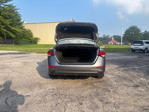 Used 2025 Nissan Sentra SV FWD image 30