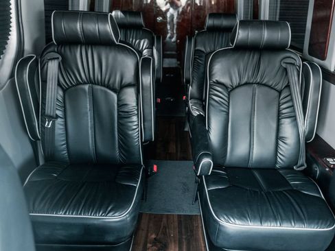 Used 2018 Mercedes-Benz Sprinter 3500 image 25