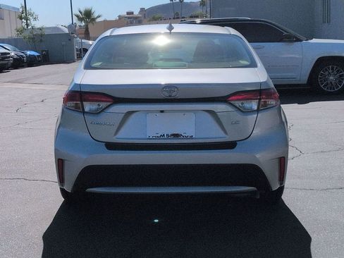 Used 2021 Toyota Corolla LE w/ Carpet Mat Package (TMS) image 4
