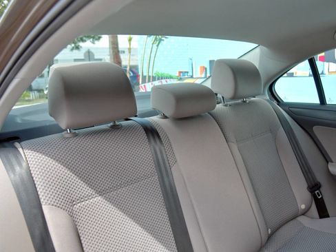 Used 2014 Volkswagen Jetta S image 30