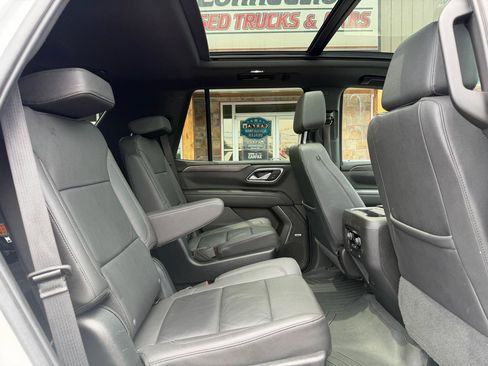 Used 2023 Chevrolet Tahoe Z71 w/ Luxury Package AWD/4WD image 23