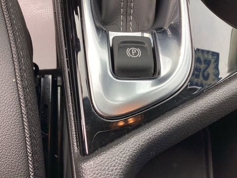 Used 2025 Buick Encore GX Preferred AWD/4WD image 35