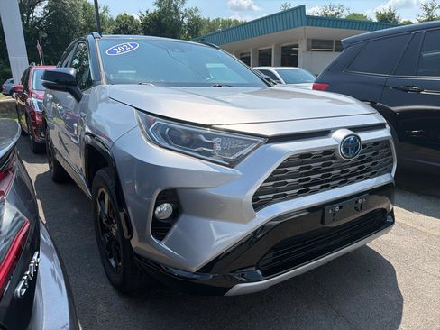 Used 2021 Toyota RAV4 XSE AWD/4WD image 3
