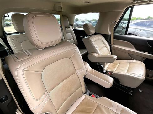 Used 2023 Lincoln Navigator Reserve RWD image 18