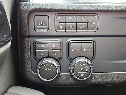 New 2026 Chevrolet Suburban Z71 w/ Comfort Package image 22