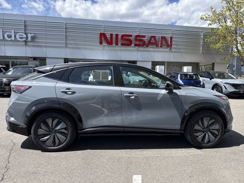 Used 2024 Nissan Ariya AWD image 10