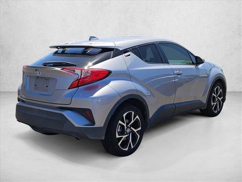 Used 2020 Toyota C-HR XLE FWD image 10