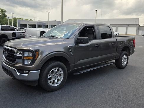 Used 2023 Ford F150 XLT AWD/4WD image 3