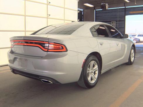 Used 2022 Dodge Charger SXT RWD image 4