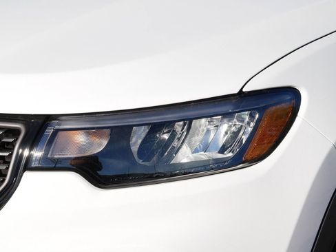 New 2026 Jeep Compass Latitude image 18