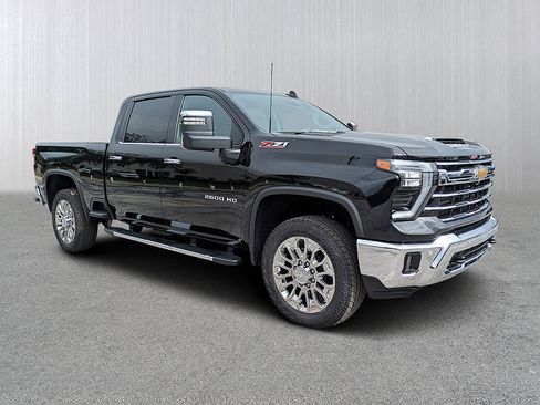 New 2026 Chevrolet Silverado 2500 LTZ w/ LTZ Premium Package AWD/4WD image 1