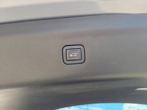 Used 2024 Buick Enclave Avenir w/ Avenir Technology Package image 10