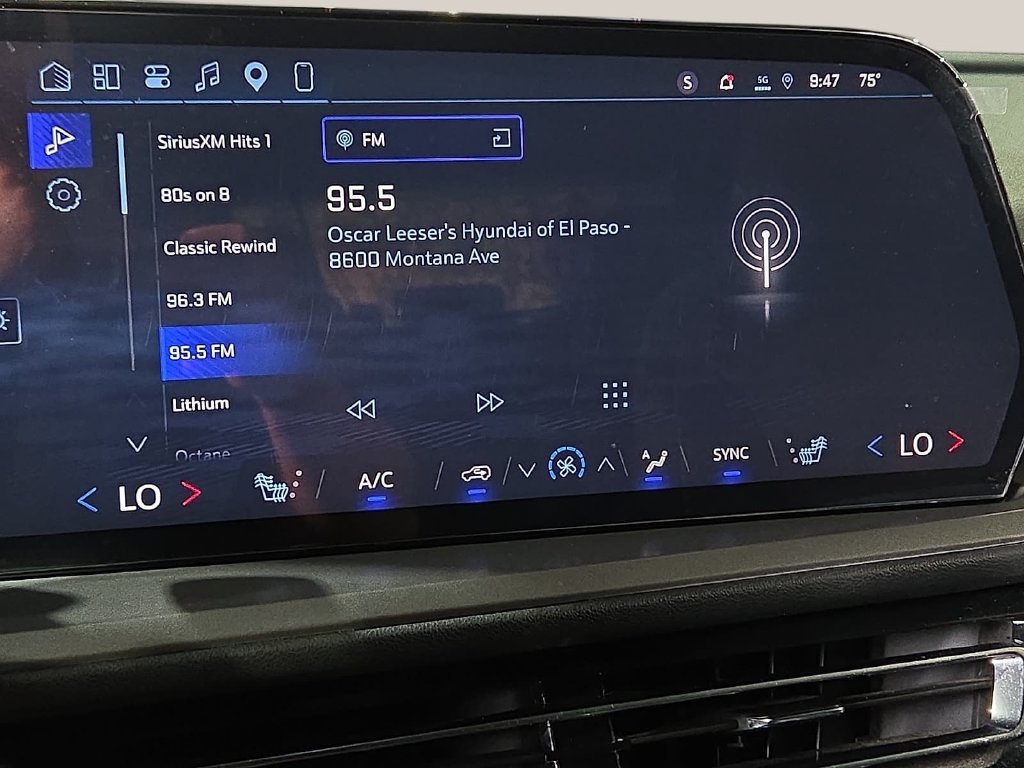 Used 2025 Chevrolet Traverse LT w/ Enhanced Driving Package FWD image 22